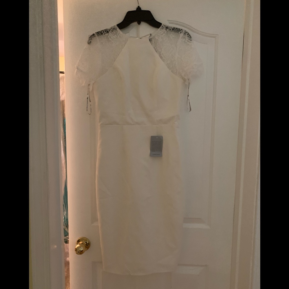 Gorgeous chi chi London dress - Picture 6 of 9